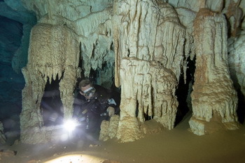 Höhle Padre Nuestro - Sven Peks