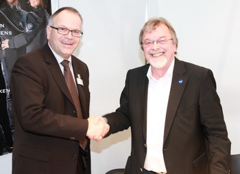 Prof. Brümmer (VDST) und Werner Thomaier (Aqualung)